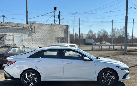 Hyundai Elantra, 2023 год, 1 650 000 рублей, 2 фотография