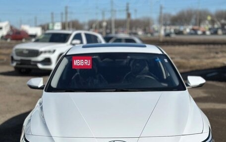 Hyundai Elantra, 2023 год, 1 650 000 рублей, 3 фотография