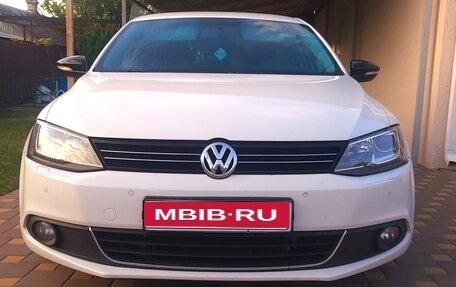 Volkswagen Jetta VI, 2013 год, 1 330 000 рублей, 1 фотография
