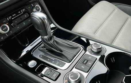 Volkswagen Touareg III, 2017 год, 3 790 000 рублей, 26 фотография