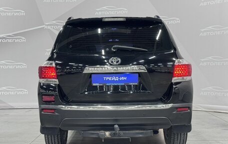 Toyota Highlander III, 2011 год, 1 980 000 рублей, 4 фотография