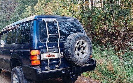 Mitsubishi Pajero III рестайлинг, 1993 год, 600 000 рублей, 2 фотография