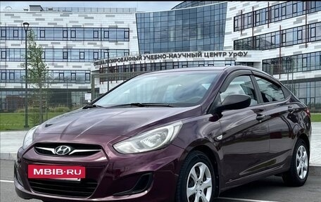 Hyundai Solaris II рестайлинг, 2013 год, 820 000 рублей, 2 фотография