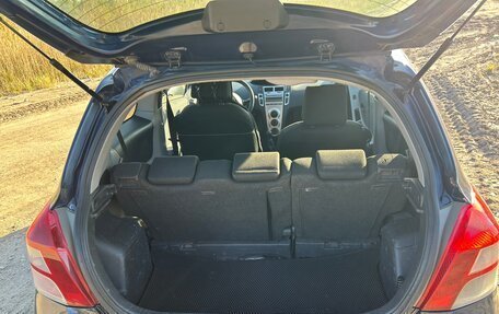 Toyota Yaris III рестайлинг, 2010 год, 420 000 рублей, 9 фотография