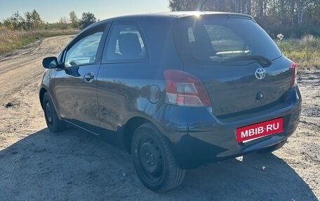 Toyota Yaris III рестайлинг, 2010 год, 420 000 рублей, 2 фотография