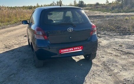 Toyota Yaris III рестайлинг, 2010 год, 420 000 рублей, 14 фотография