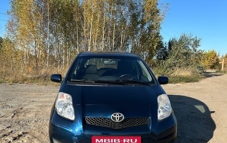 Toyota Yaris III рестайлинг, 2010 год, 420 000 рублей, 12 фотография