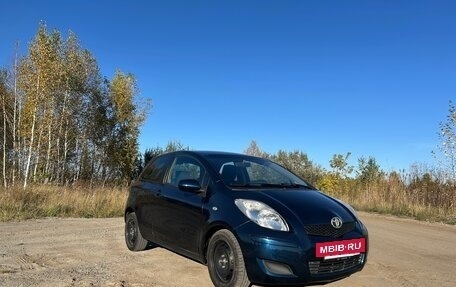 Toyota Yaris III рестайлинг, 2010 год, 420 000 рублей, 6 фотография