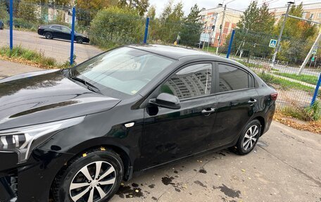 KIA Rio IV, 2021 год, 1 750 000 рублей, 2 фотография