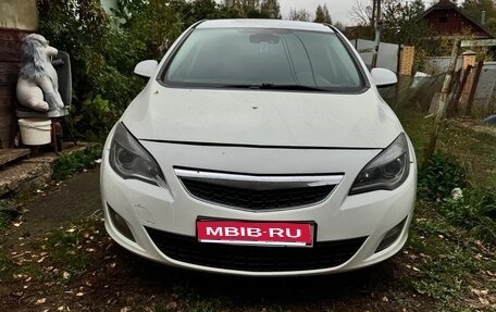 Opel Astra J, 2010 год, 400 000 рублей, 1 фотография