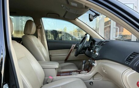 Toyota Highlander III, 2011 год, 1 950 000 рублей, 10 фотография