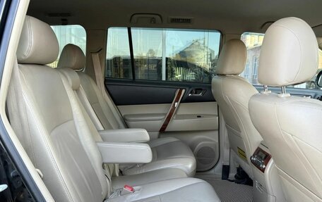 Toyota Highlander III, 2011 год, 1 950 000 рублей, 11 фотография