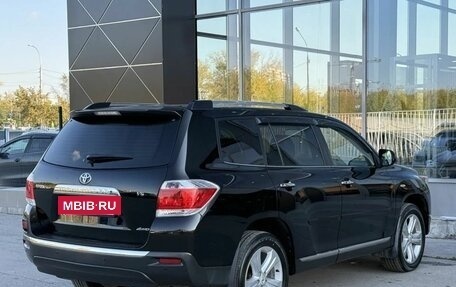 Toyota Highlander III, 2011 год, 1 950 000 рублей, 5 фотография