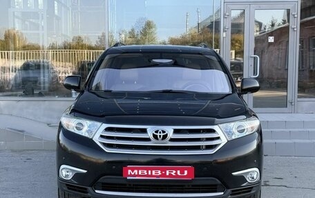 Toyota Highlander III, 2011 год, 1 950 000 рублей, 2 фотография