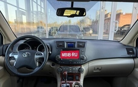 Toyota Highlander III, 2011 год, 1 950 000 рублей, 9 фотография