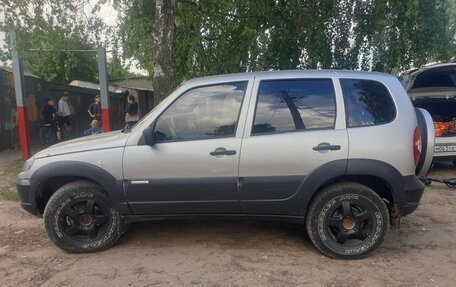 Chevrolet Niva I рестайлинг, 2011 год, 350 000 рублей, 3 фотография