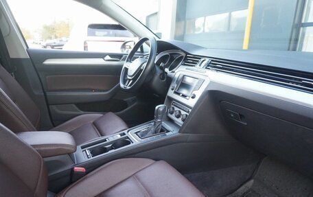 Volkswagen Passat B8 рестайлинг, 2016 год, 1 950 000 рублей, 11 фотография