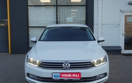 Volkswagen Passat B8 рестайлинг, 2016 год, 1 950 000 рублей, 2 фотография
