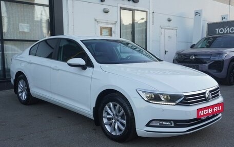 Volkswagen Passat B8 рестайлинг, 2016 год, 1 950 000 рублей, 3 фотография