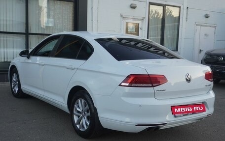 Volkswagen Passat B8 рестайлинг, 2016 год, 1 950 000 рублей, 7 фотография