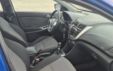 Hyundai Solaris II рестайлинг, 2011 год, 610 000 рублей, 10 фотография