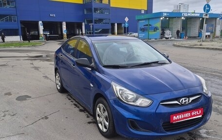 Hyundai Solaris II рестайлинг, 2011 год, 610 000 рублей, 13 фотография