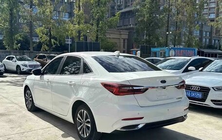 Ford Escort, 2022 год, 970 005 рублей, 5 фотография