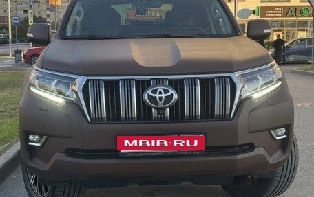 Toyota Land Cruiser Prado 150 рестайлинг 2, 2017 год, 4 450 000 рублей, 3 фотография
