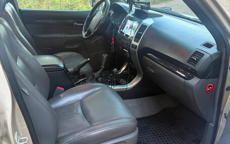Toyota Land Cruiser Prado 120 рестайлинг, 2008 год, 2 950 000 рублей, 9 фотография
