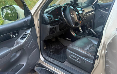 Toyota Land Cruiser Prado 120 рестайлинг, 2008 год, 2 950 000 рублей, 10 фотография