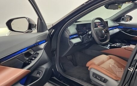 BMW 5 серия, 2025 год, 7 200 000 рублей, 18 фотография