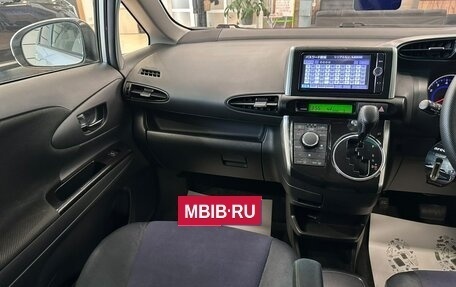 Toyota Wish II, 2012 год, 1 399 000 рублей, 14 фотография