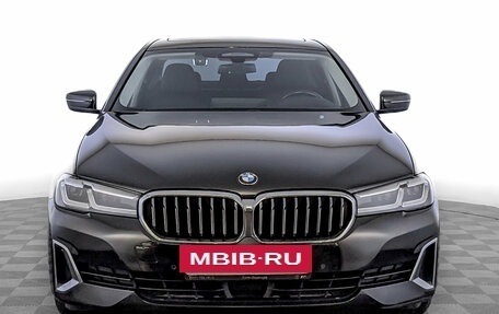 BMW 5 серия, 2021 год, 3 930 000 рублей, 2 фотография