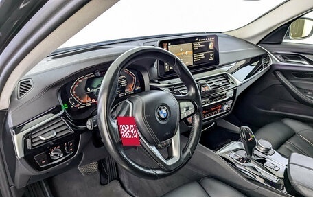 BMW 5 серия, 2021 год, 3 930 000 рублей, 16 фотография