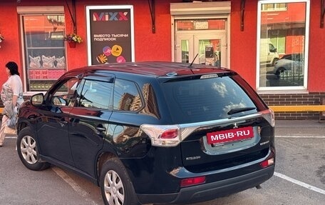 Mitsubishi Outlander III рестайлинг 3, 2013 год, 1 130 000 рублей, 4 фотография