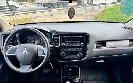 Mitsubishi Outlander III рестайлинг 3, 2013 год, 1 130 000 рублей, 12 фотография