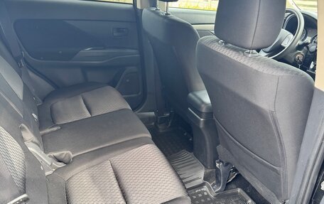 Mitsubishi Outlander III рестайлинг 3, 2013 год, 1 130 000 рублей, 13 фотография