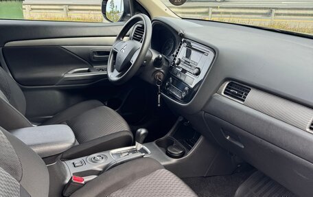 Mitsubishi Outlander III рестайлинг 3, 2013 год, 1 130 000 рублей, 11 фотография