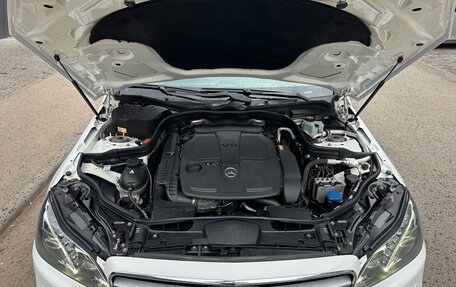Mercedes-Benz E-Класс, 2013 год, 2 300 000 рублей, 19 фотография