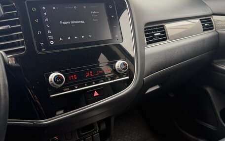 Mitsubishi Outlander III рестайлинг 3, 2020 год, 2 500 000 рублей, 6 фотография
