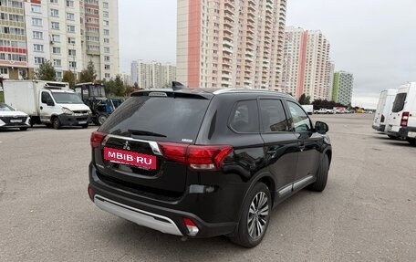 Mitsubishi Outlander III рестайлинг 3, 2020 год, 2 500 000 рублей, 4 фотография