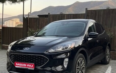 Ford Escape, 2022 год, 1 990 000 рублей, 1 фотография