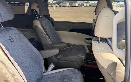 KIA Carnival, 2020 год, 3 750 000 рублей, 26 фотография