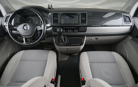 Volkswagen Multivan T6 рестайлинг, 2015 год, 3 290 000 рублей, 7 фотография