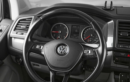 Volkswagen Multivan T6 рестайлинг, 2015 год, 3 290 000 рублей, 10 фотография