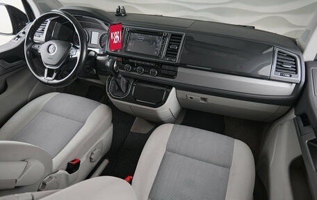 Volkswagen Multivan T6 рестайлинг, 2015 год, 3 290 000 рублей, 17 фотография