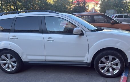 Mitsubishi Outlander III рестайлинг 3, 2011 год, 1 150 000 рублей, 2 фотография