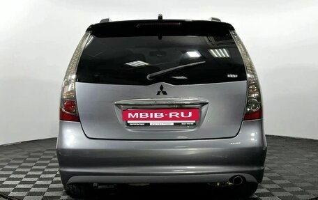 Mitsubishi Grandis, 2008 год, 695 000 рублей, 7 фотография