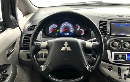 Mitsubishi Grandis, 2008 год, 695 000 рублей, 18 фотография