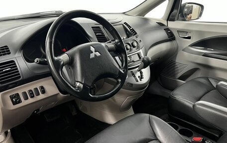 Mitsubishi Grandis, 2008 год, 695 000 рублей, 10 фотография